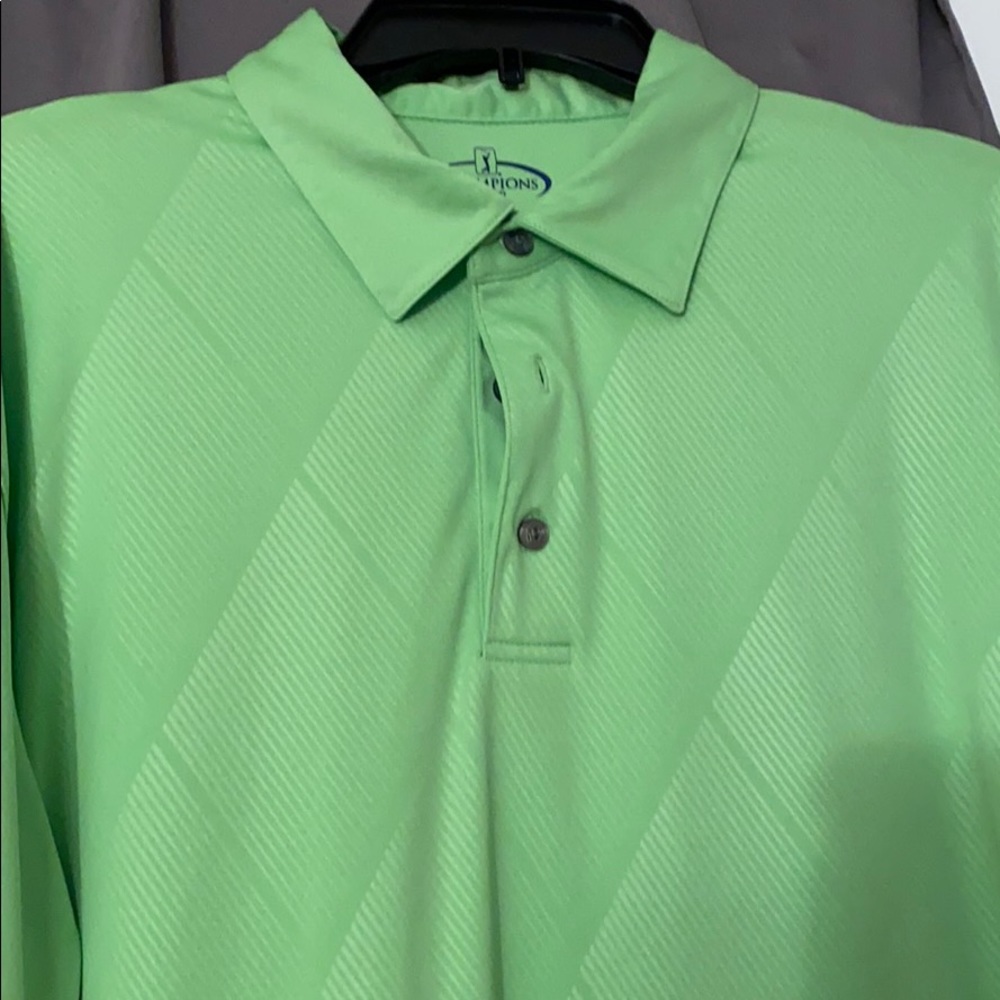 Men’s golf shirt